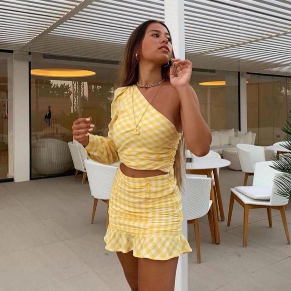 Zara Tops - Zara Yellow Gingham Shoulder Crop Bloggers Fav M